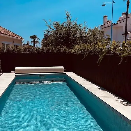 Heated Pool Deluxe Only 100mts From The 4* Marbella