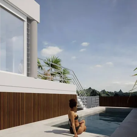 Heated Pool Deluxe Only 100mts From The 4* Marbella