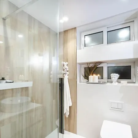 Heated Pool Deluxe Only 100mts From The 4*