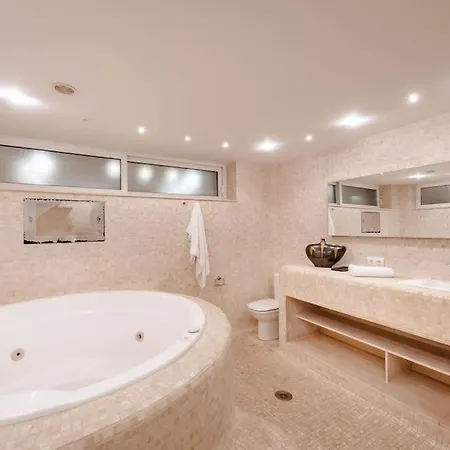 Hotel Heated Pool Deluxe Only 100mts From The Marbella