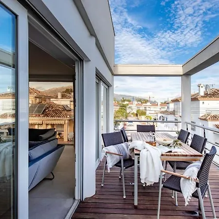 Heated Pool Deluxe Only 100mts From The 4* Marbella