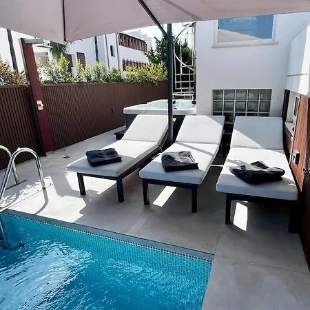Hotel Heated Pool Deluxe Only 100mts From The 4*
